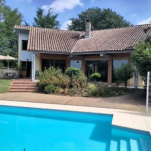 Bed & Breakfast Chez Frederique Et Norbert, Mogneneins